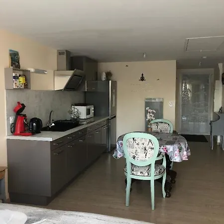 Pour 2 Personnes A Charente Tonnay-Charente